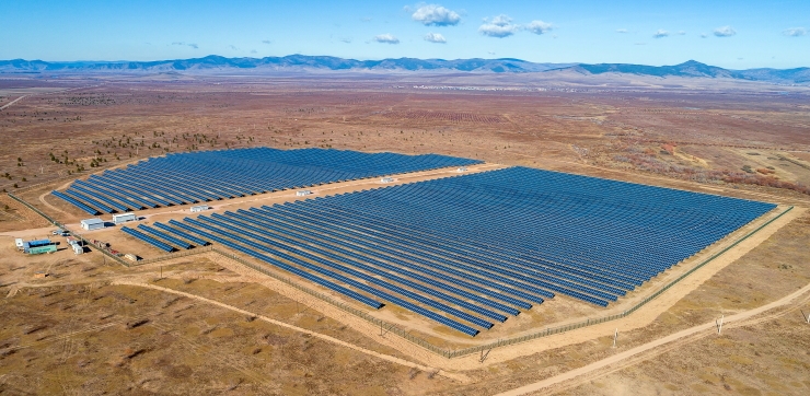 solar panel farm in the desert